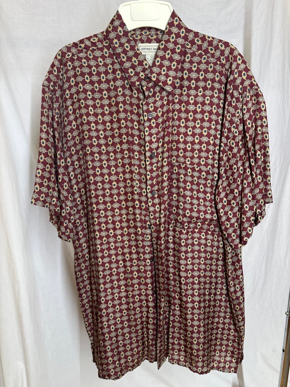 Jeffrey Banks Burgundy Geometric Short-Sleeve Button-Down 100% silk Shirt
